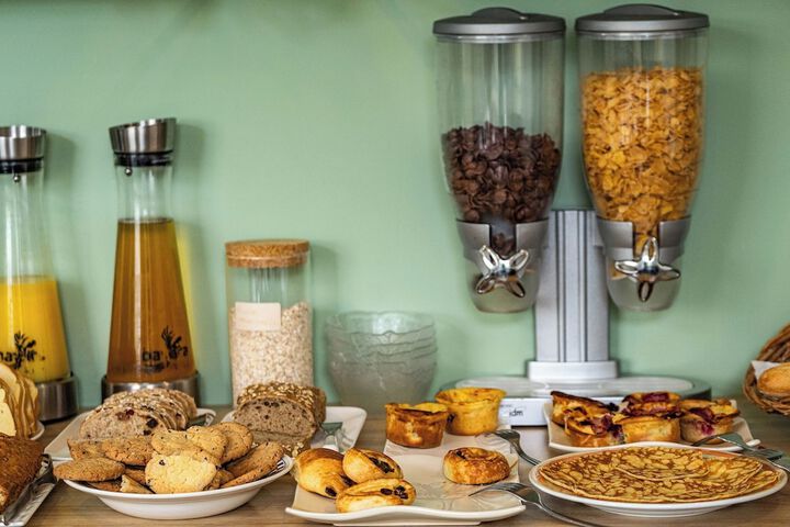 Breakfast/Coffee Service 39 of 57