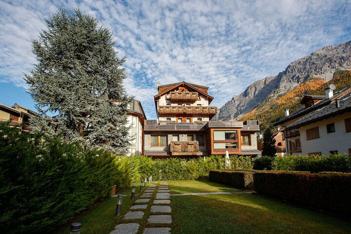 Hotel 88 of 99