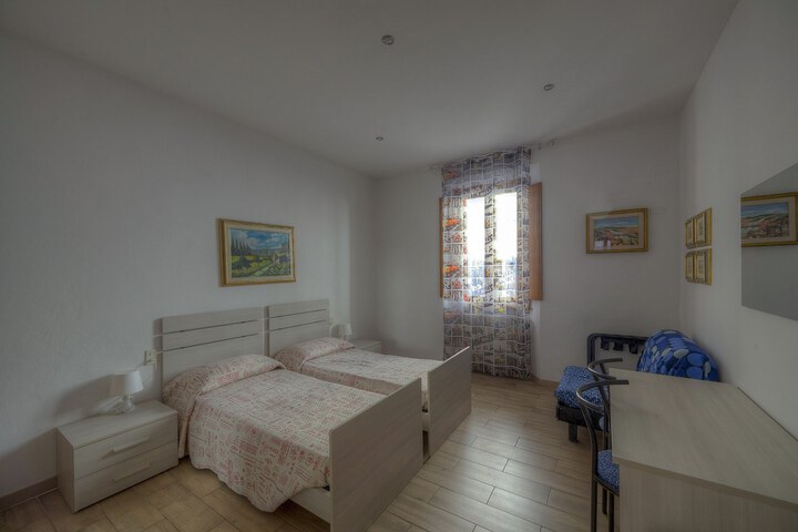 Room 20 of 48