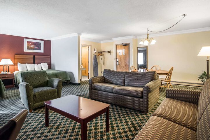 Room 10 of 29