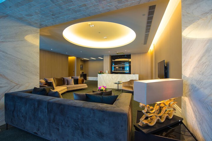 Room 4 of 32