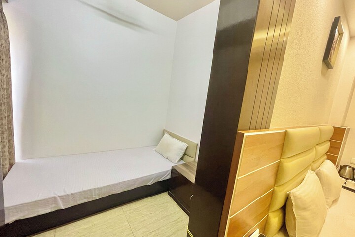 Room 17 of 52