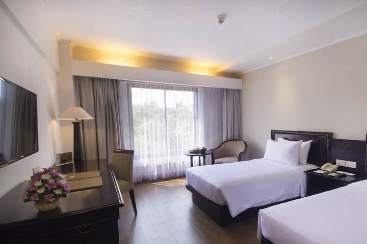 Room 10 of 38