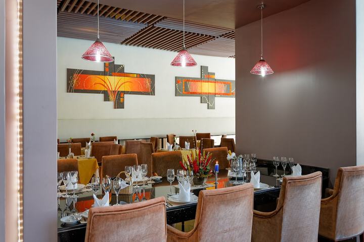 Dining 42 of 78