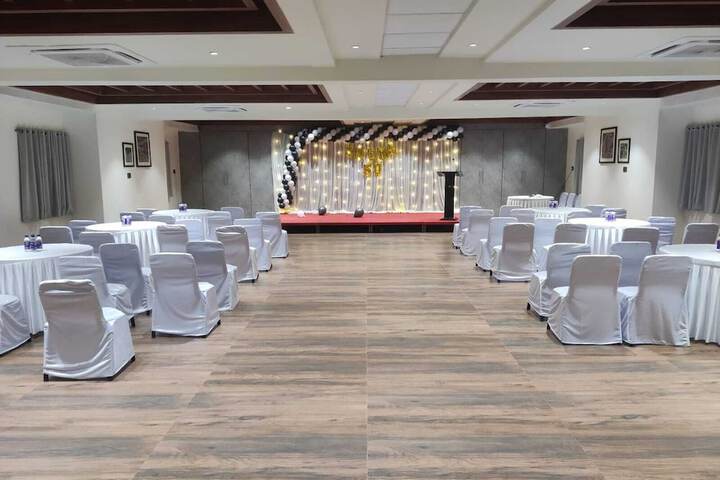 Ballroom/Hall 38 of 55