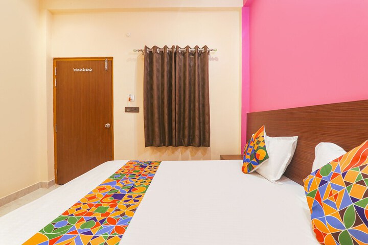 Room 12 of 23