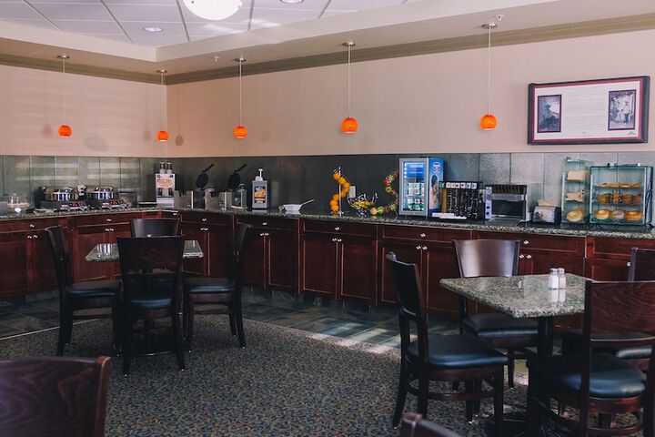 Breakfast/Coffee Service 31 of 40