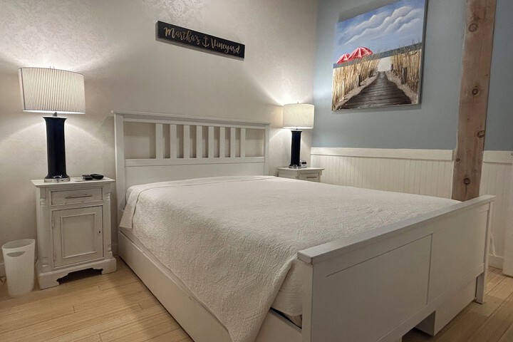 Room 142 of 212