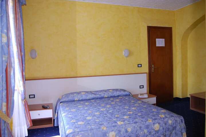 Room 5 of 54