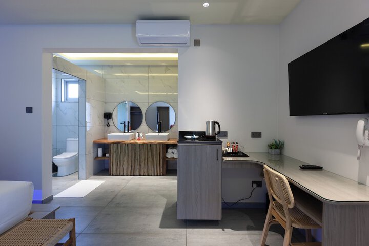 Room 3 of 50
