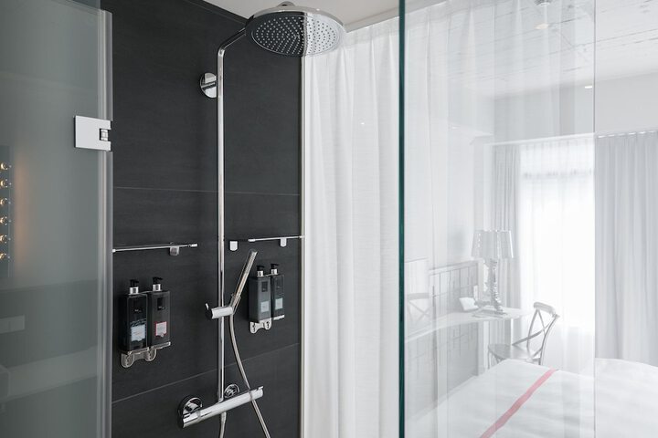 Room 2 of 57