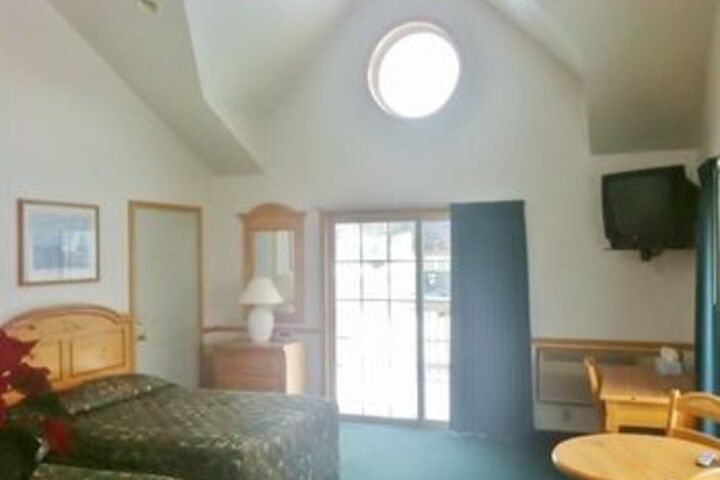 Room 4 of 22