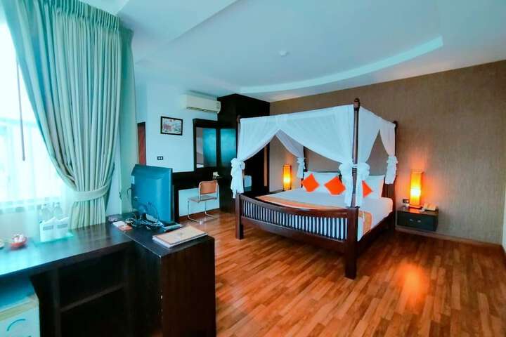 Room 14 of 49