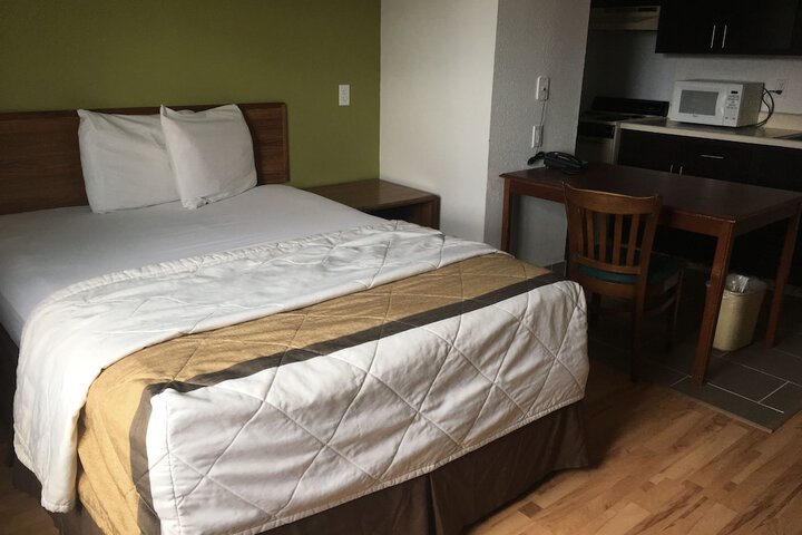Room 6 of 56