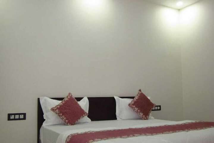 Room 3 of 15