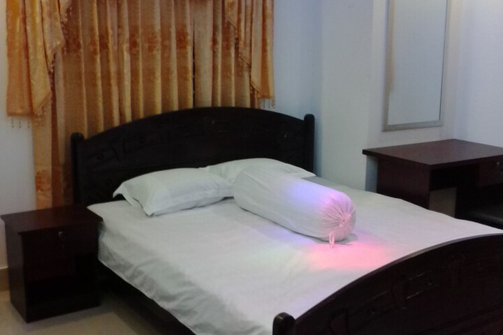 Room 5 of 14