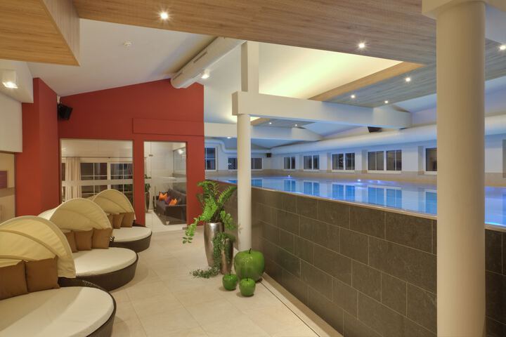 Pool 28 of 77