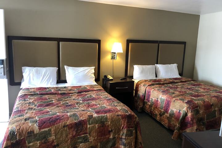 2 Queen Beds (1 of 2)