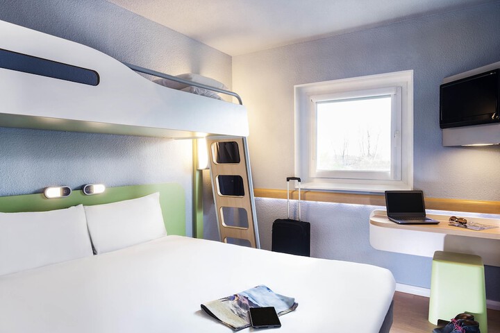 Room 21 of 77