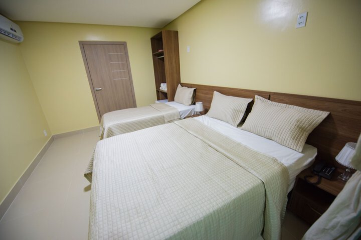 Room 16 of 48