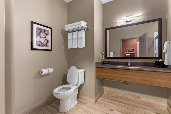 Room 32 of 54