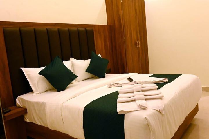 Room 17 of 24