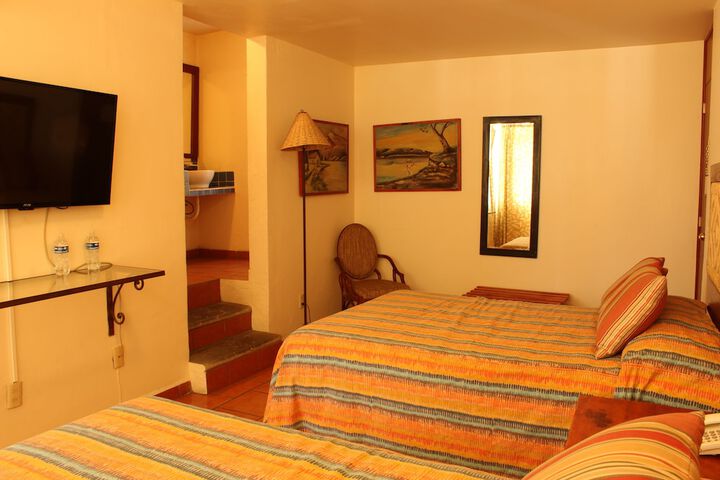 Room 2 of 39