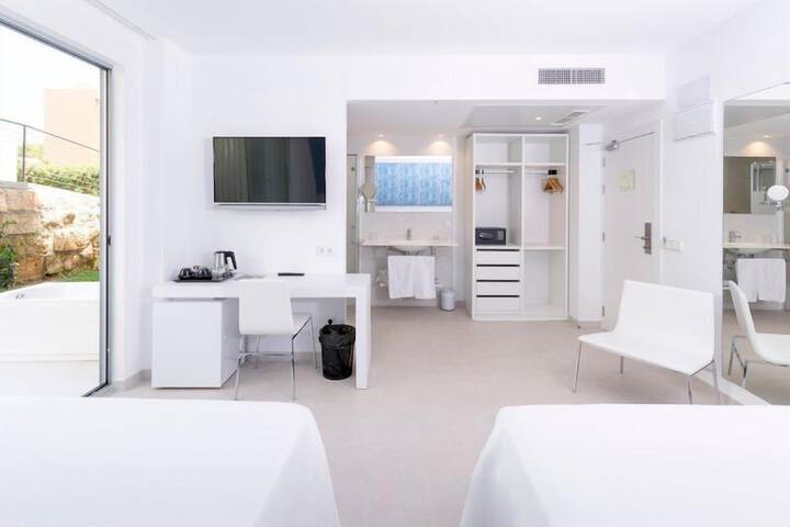 Room 87 of 282