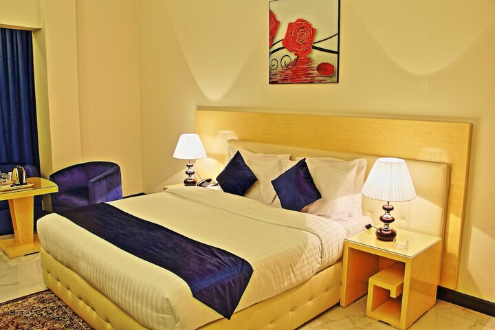 Room 4 of 30