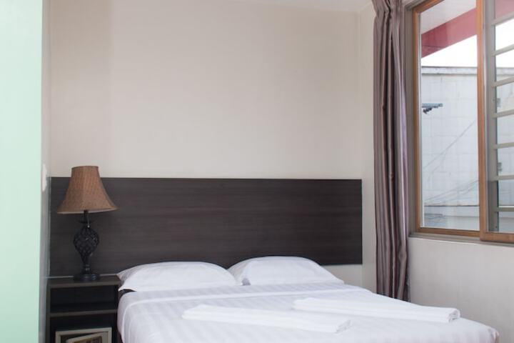 Room 18 of 48