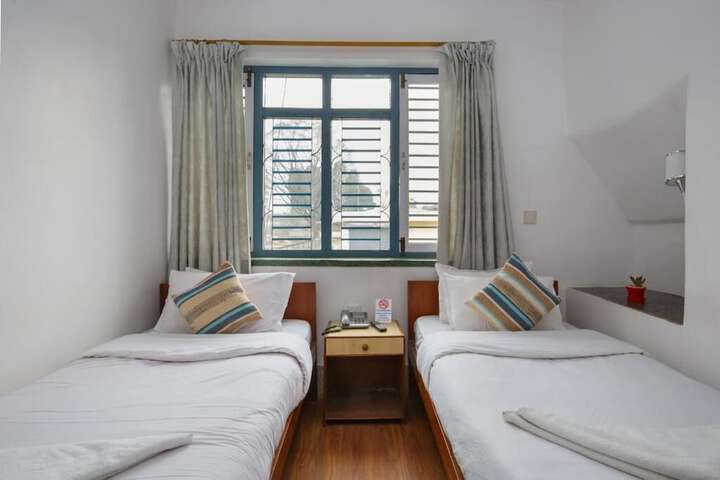 Room 12 of 30