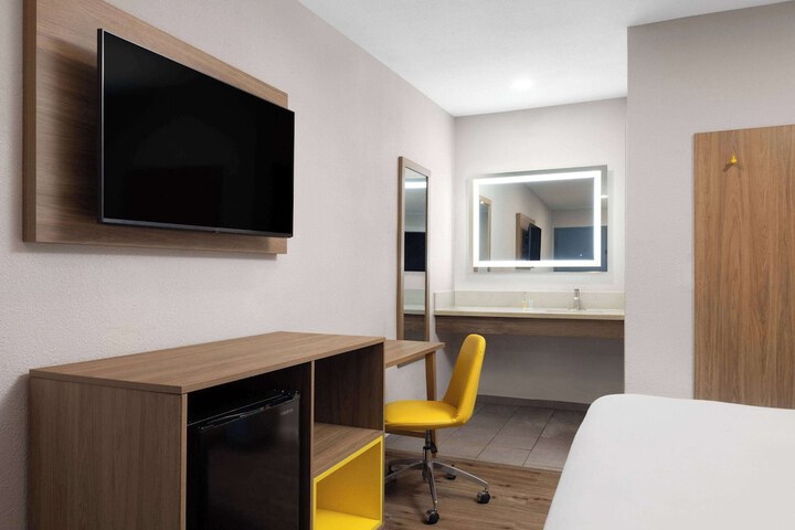Room 22 of 40