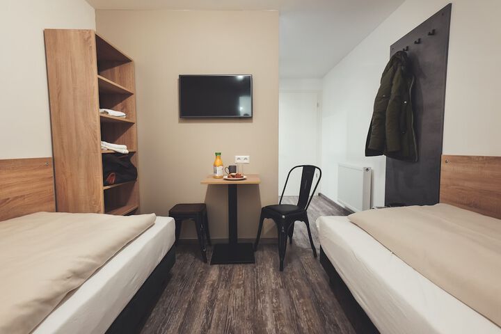 Room 5 of 22