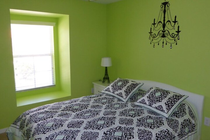 Room 5 of 14