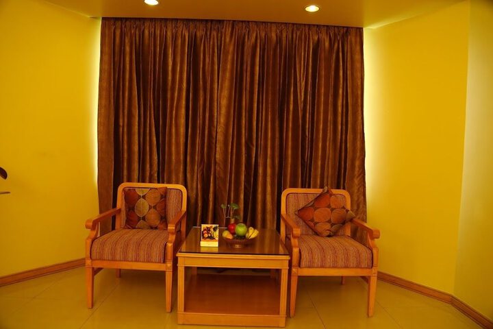 Room 13 of 18
