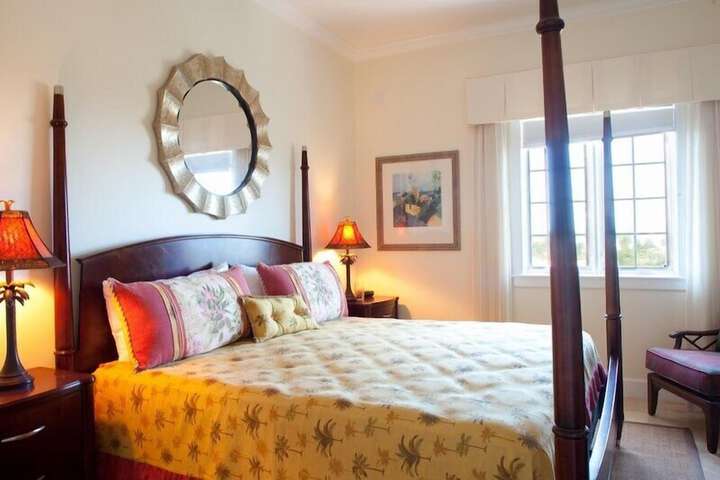 Room 51 of 214