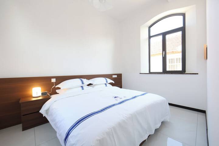 Room 3 of 75