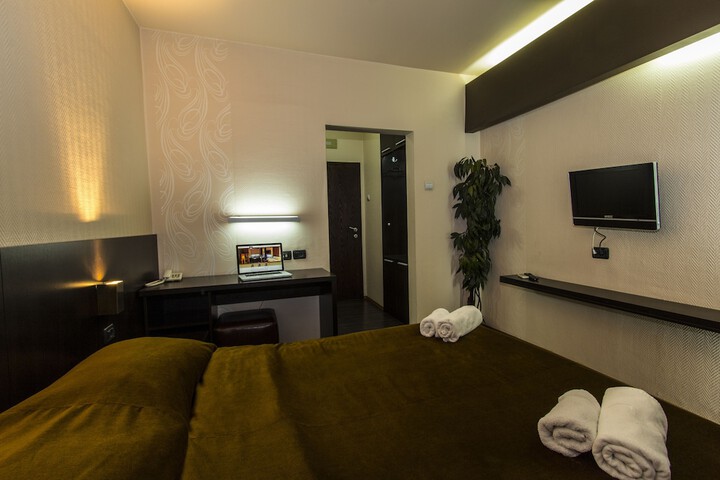 Room 18 of 36