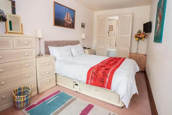 Tredegar House Flat 4