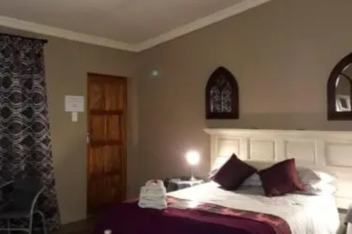 Room 7 of 13