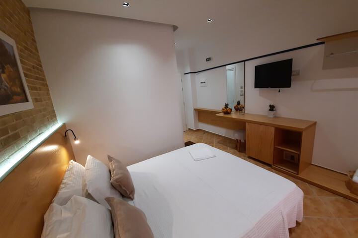 Room 12 of 123