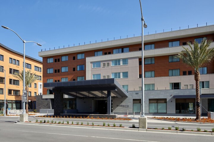 Hotel 74 of 86