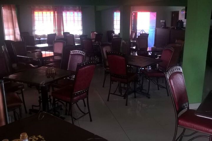 Dining 3 of 6