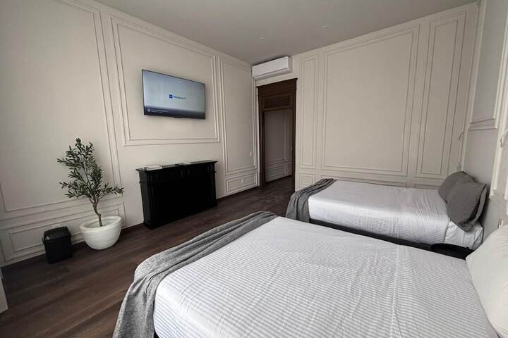 Room 3 of 18