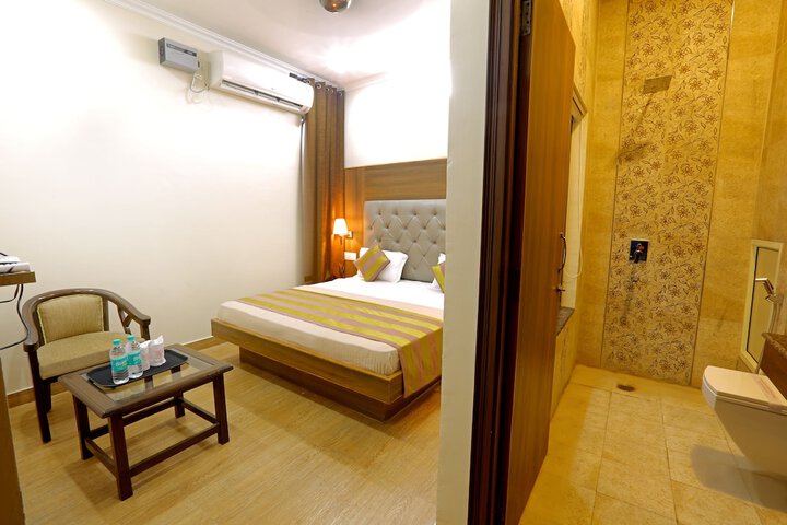 Room 8 of 36