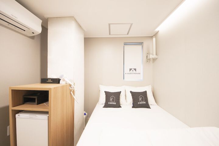 Room 8 of 44