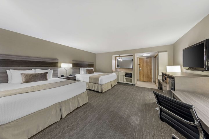 Room 11 of 44