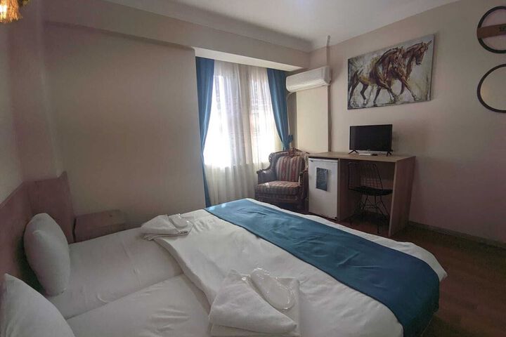 Room 30 of 48