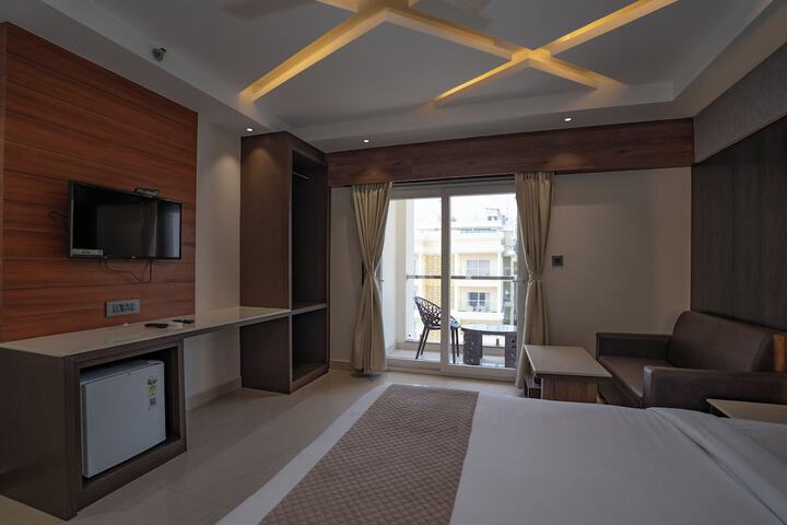Room 14 of 174