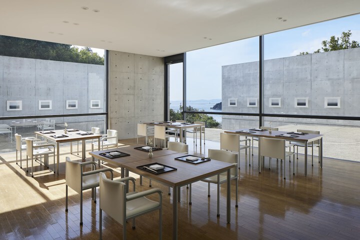 Dining 17 of 26